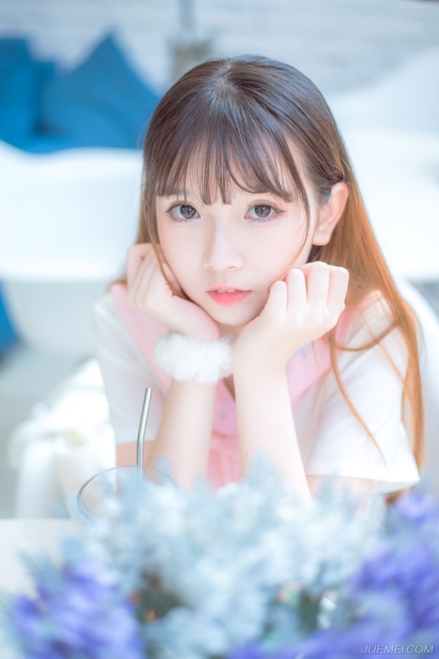 “刘将军，主公今日身体不适，不好见客，你还是请回吧。”孟达看向刘璝，皱眉道。